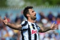 Serie A: lo spogliarello di Vucinic, il muro di Pelizzoli e l`ingenuità di Balotelli. Top e Flop della 31a giornata 